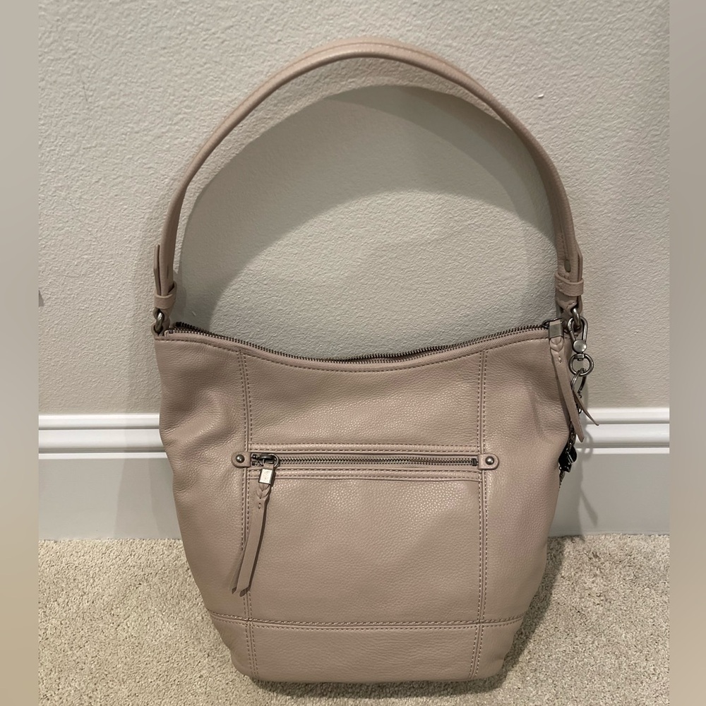 The Sak Sequoia hobo bag. Light grey/taupe.